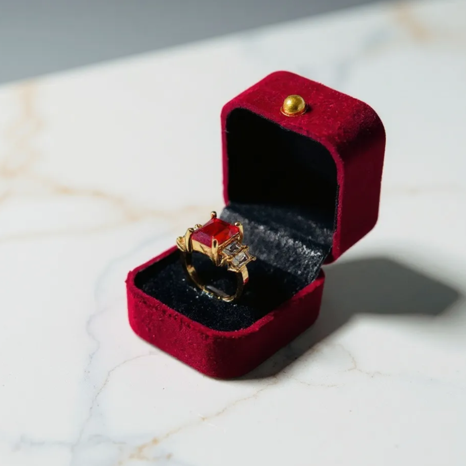 Ring with Red Gemstone – Premium Quality - with box