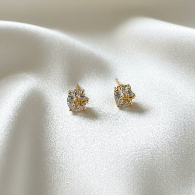 Artificial Earrings with White Gemstone - Stainless steel by Zehnoor | Earrings