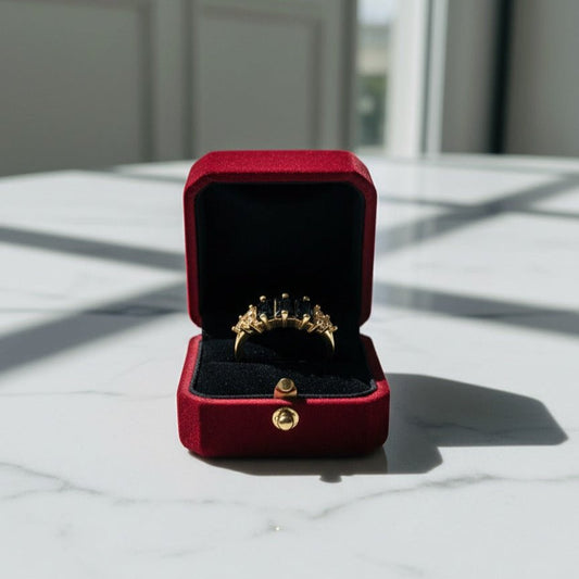 Artificial Ring with 3 Premium Black Gemstones - Stainless steel by Zehnoor | Ring