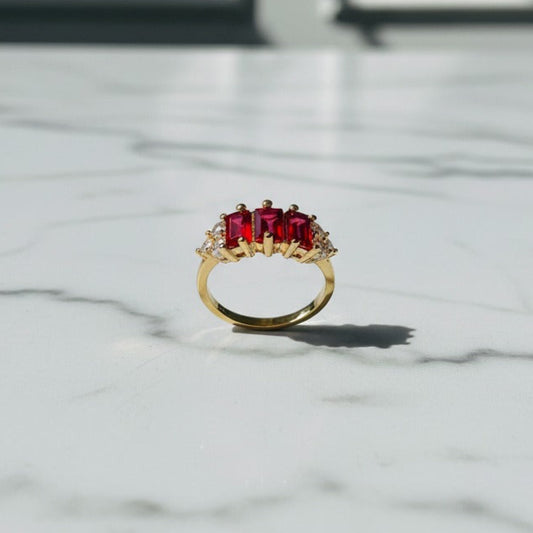 Premium Ring with red gemstones